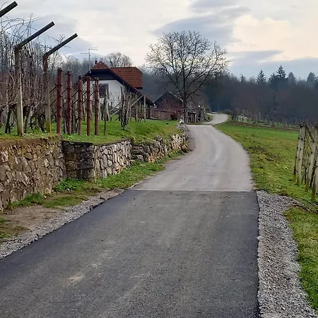 Vineyard Maleric With Pool Access Apartmán *