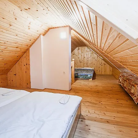 Vineyard Maleric With Pool Access Daire