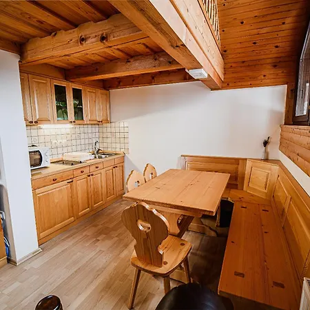 Daire Vineyard Maleric With Pool Access