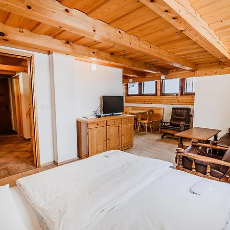 Vineyard Maleric With Pool Access Apartmán