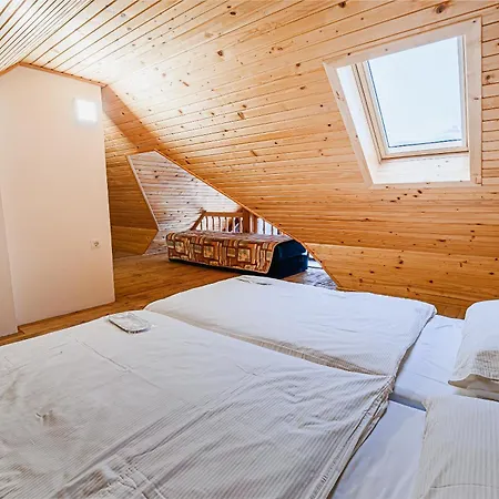 Vineyard Maleric With Pool Access Daire *