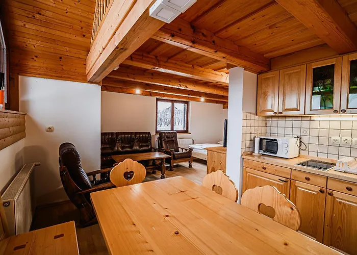 Vineyard Maleric With Pool Access Appartement